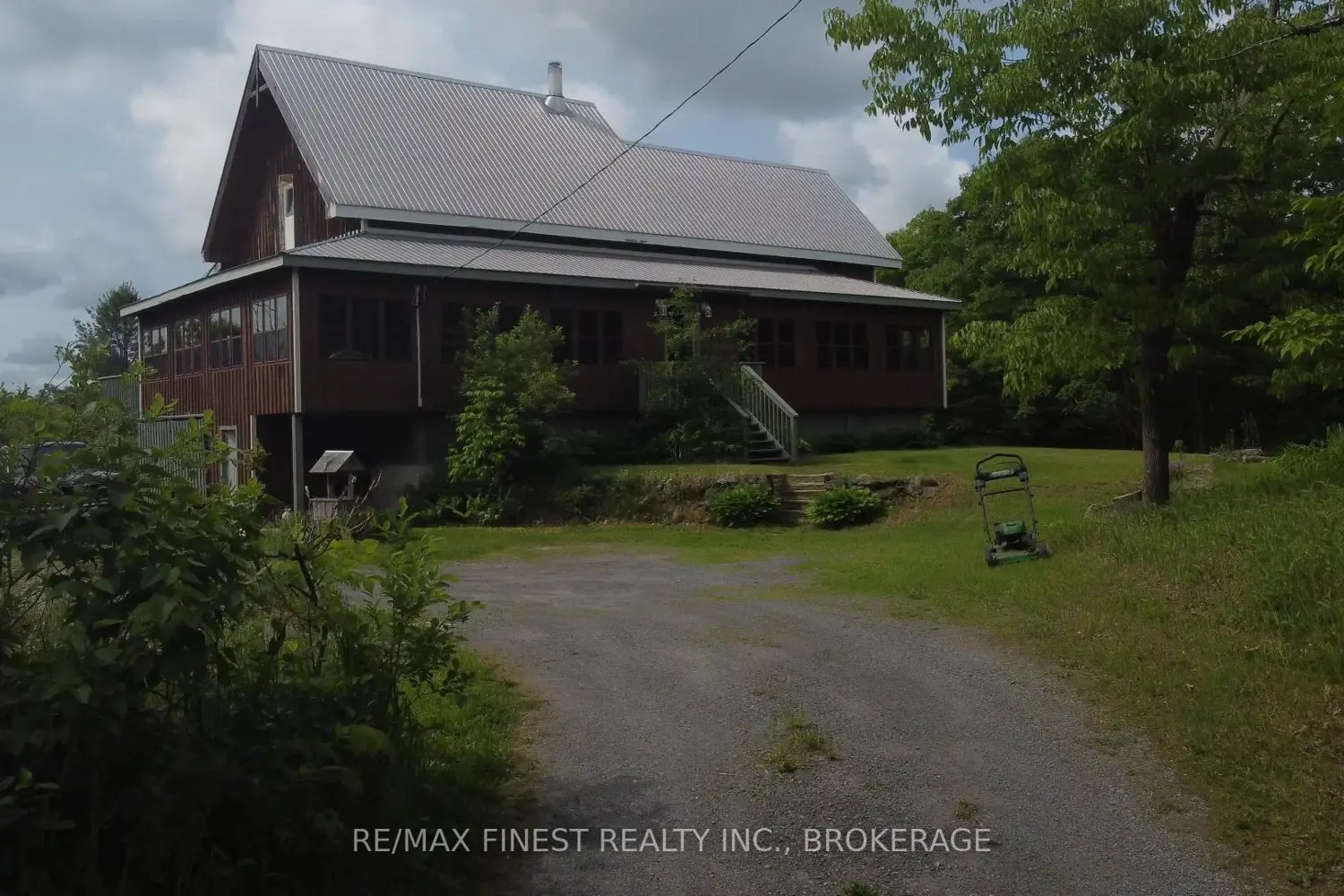 1146 Fourth Lake Road