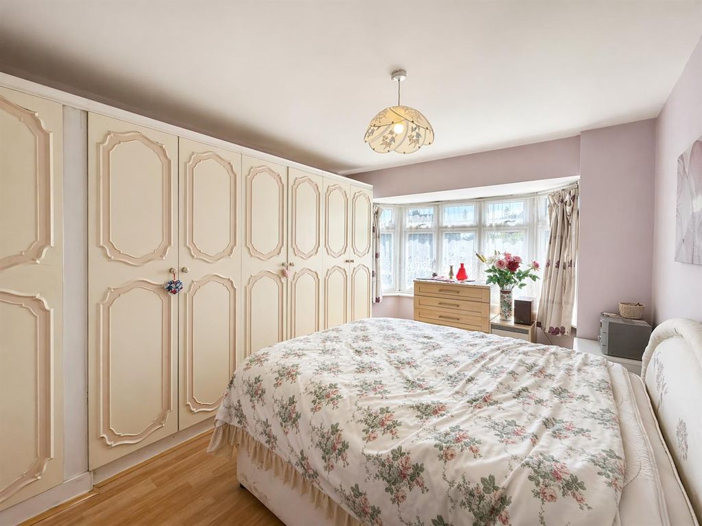Additional image 8 of 3 bed terraced house for saleCentral Avenue, Hounslow TW3