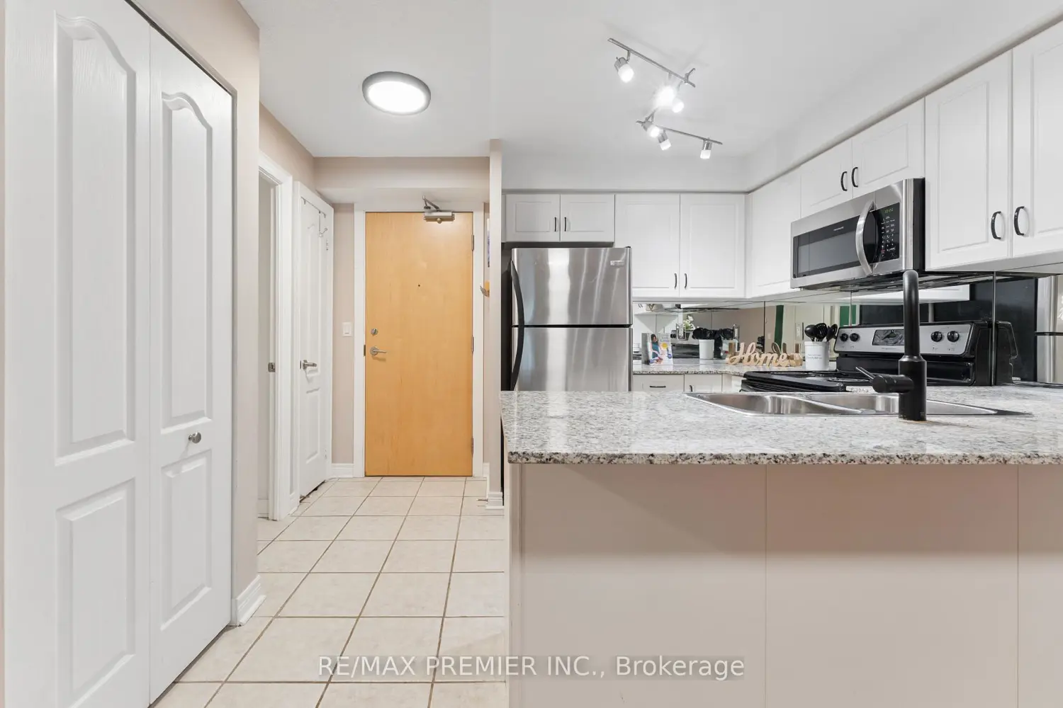 Additional image 6 of 212 Eglinton Avenue 307