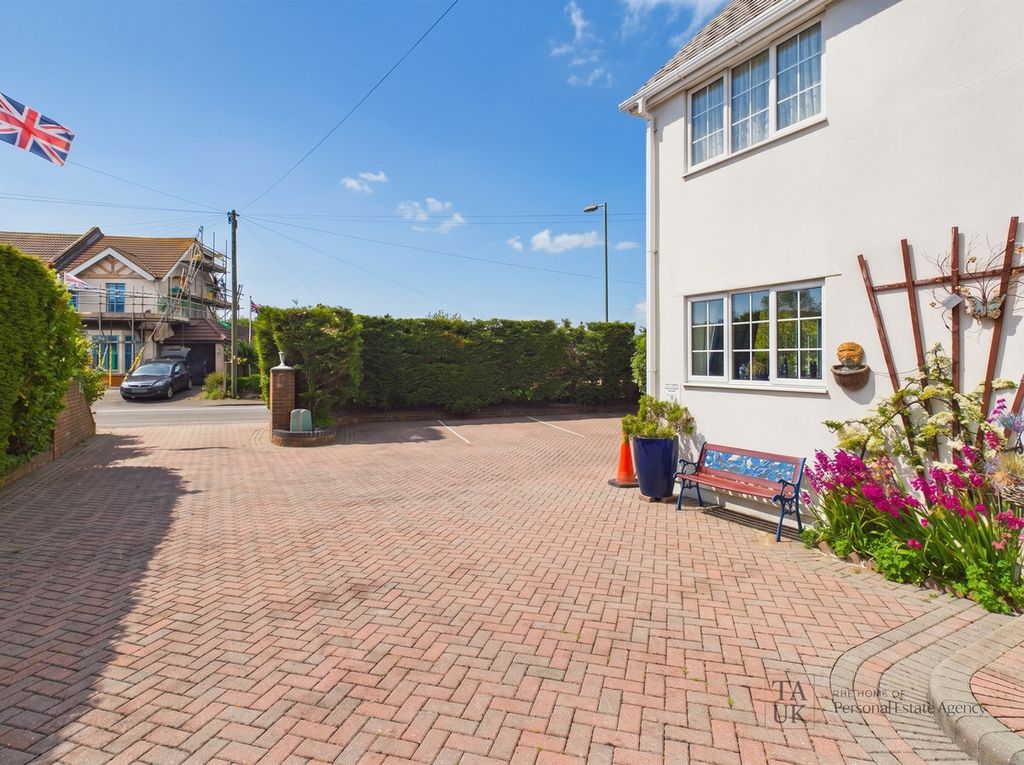 Additional image 8 of 5 bed detached house for saleHavant Road, Hayling Island PO11