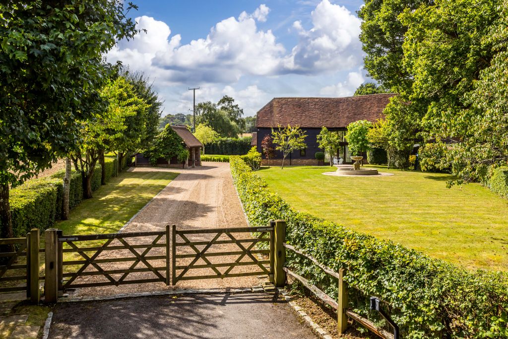 5 bed barn conversion for saleWest End Lane, Haslemere GU27 photo 5