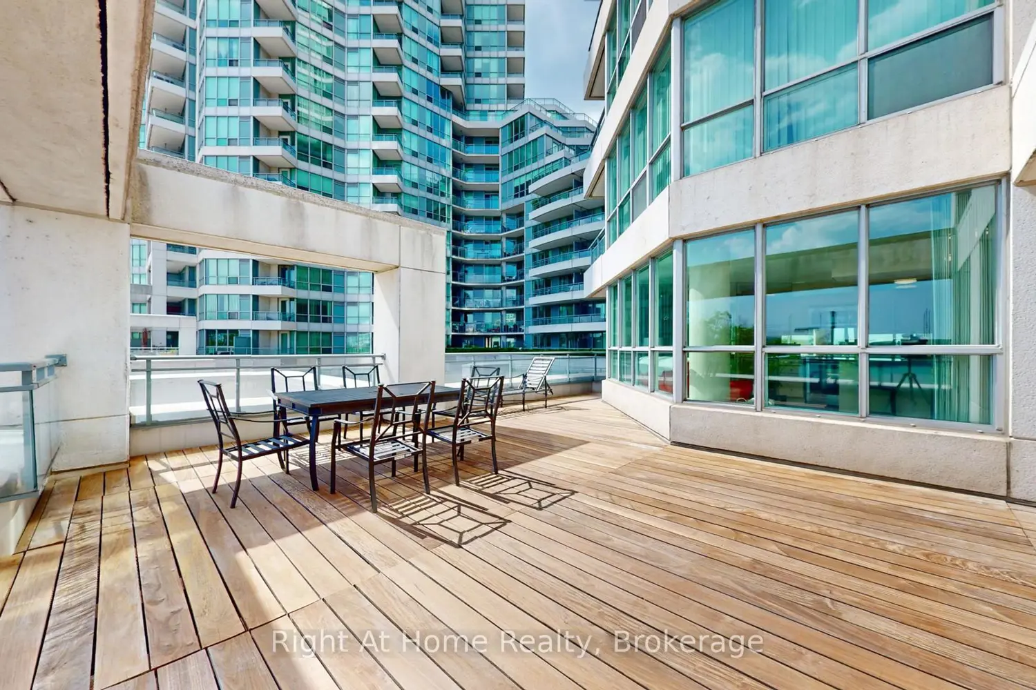 228 Queens Quay 209 photo 4