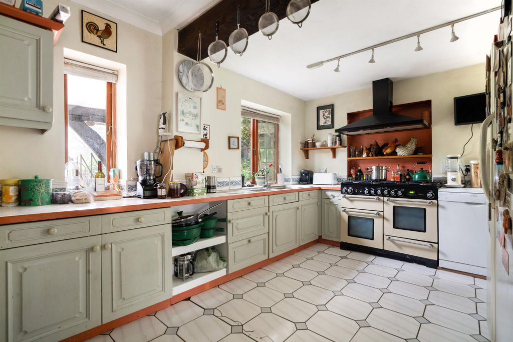 Additional image 6 of 5 bed detached house for saleTilford Road, Hindhead GU26