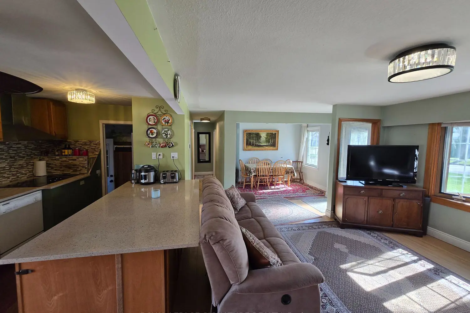 601 Conacher Drive photo 5