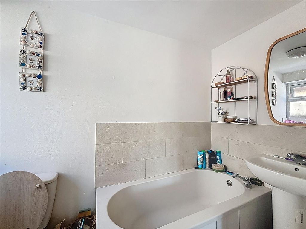 Additional image 16 of 4 bed detached bungalow for saleAshcourt Drive, Hornsea HU18