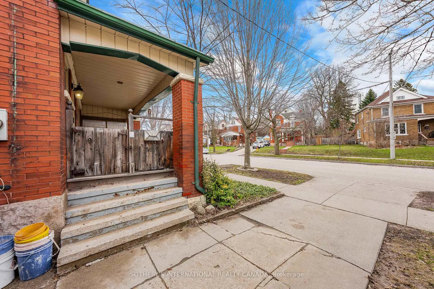 327 Park Street photo 3
