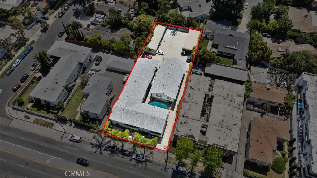 13520 Victory Blvd, Van Nuys, CA 91401 photo 4