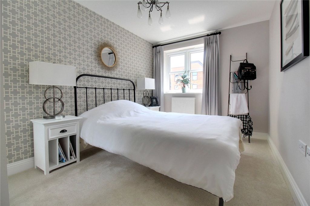 Additional image 4 of 2 bed flat for saleCarter Court, Hook, Hampshire RG27