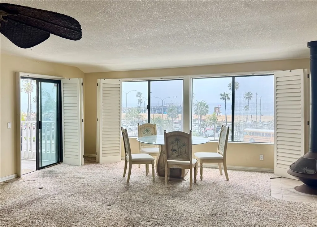 600 E Oceanfront Unit 3 B, Newport Beach, CA 92661 photo 2