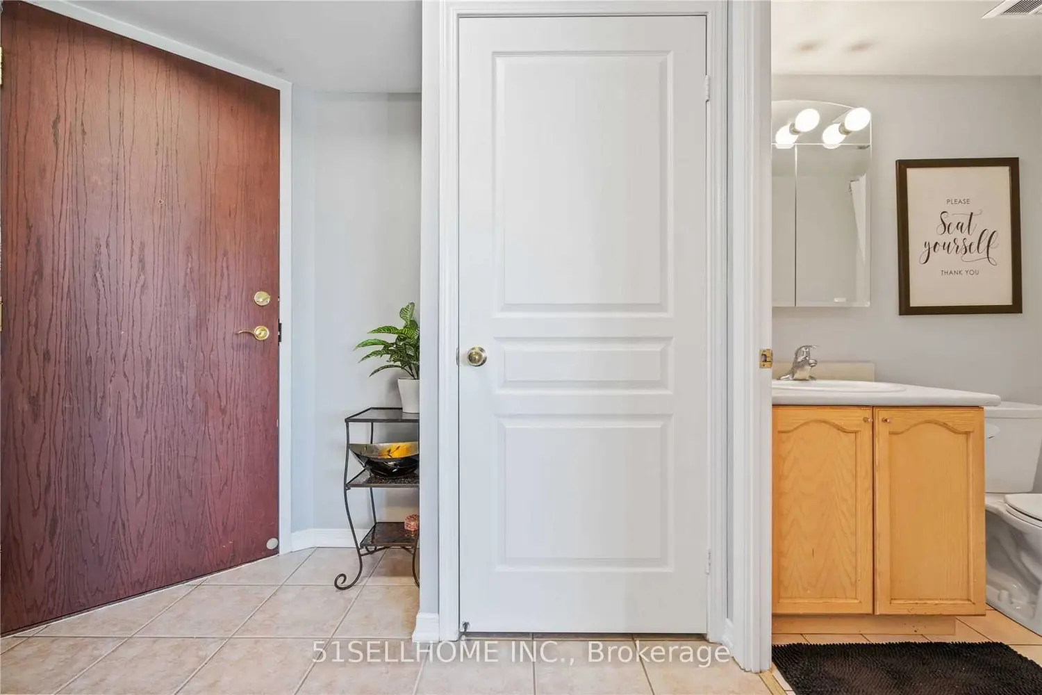 2545 Erin Centre Boulevard 303 photo 2
