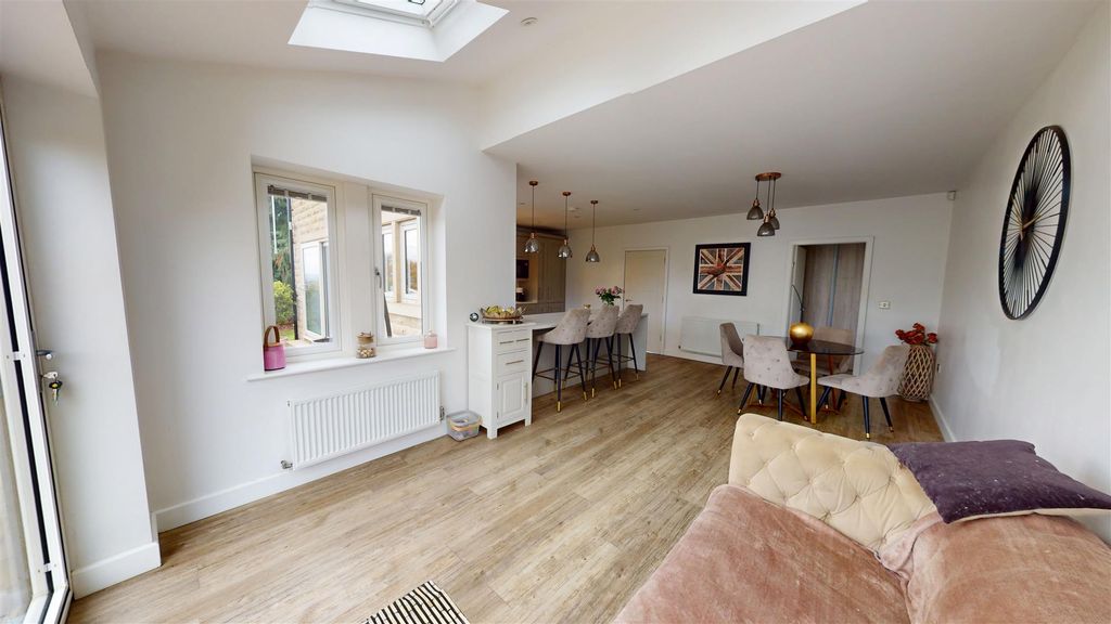 Additional image 8 of 5 bed detached house for saleVictoria Drive, Northowram, Halifax HX3