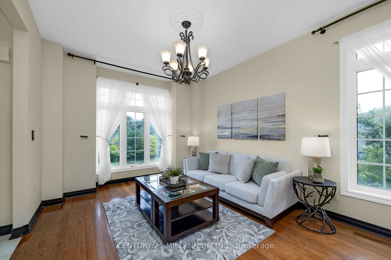15 Upper Canada Drive photo 4