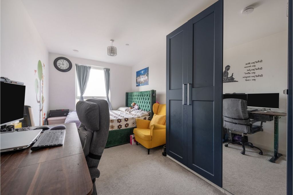 Additional image 10 of 3 bed flat for saleAlexandra Road, Hounslow TW3