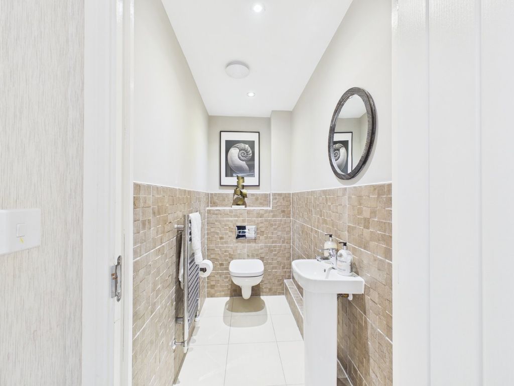 Additional image 12 of 5 bed detached house for saleTrinity Circle, High Wycombe HP11