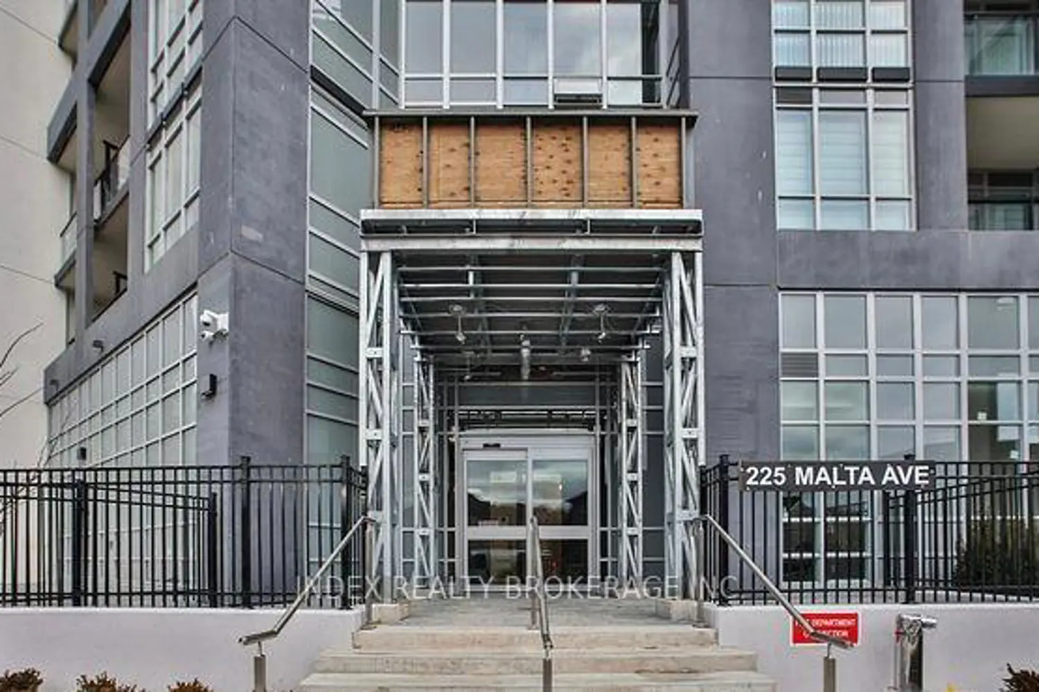 225 Malta Avenue 302 photo 2