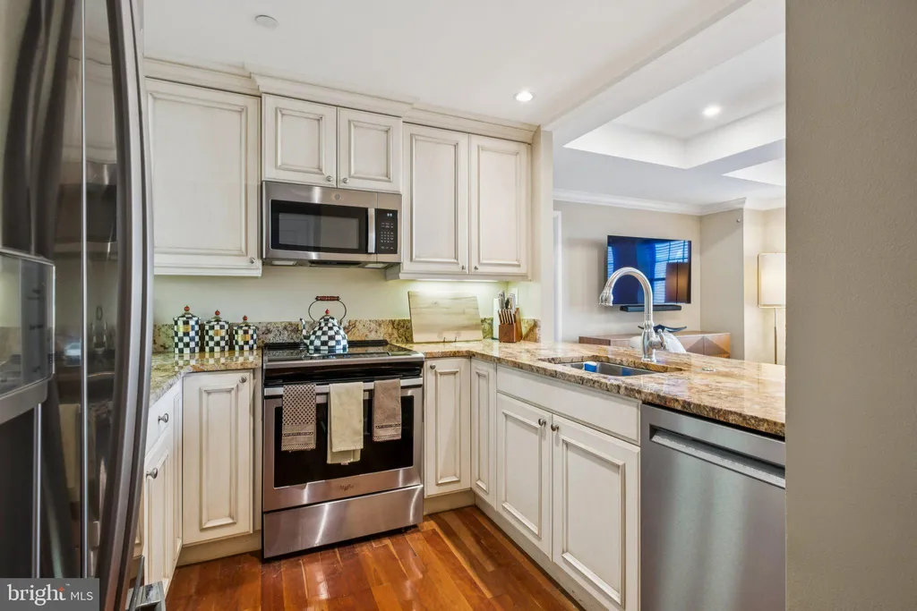 Additional image 6 of 1701 Locust Street Unit 1512, Philadelphia, PA 19103