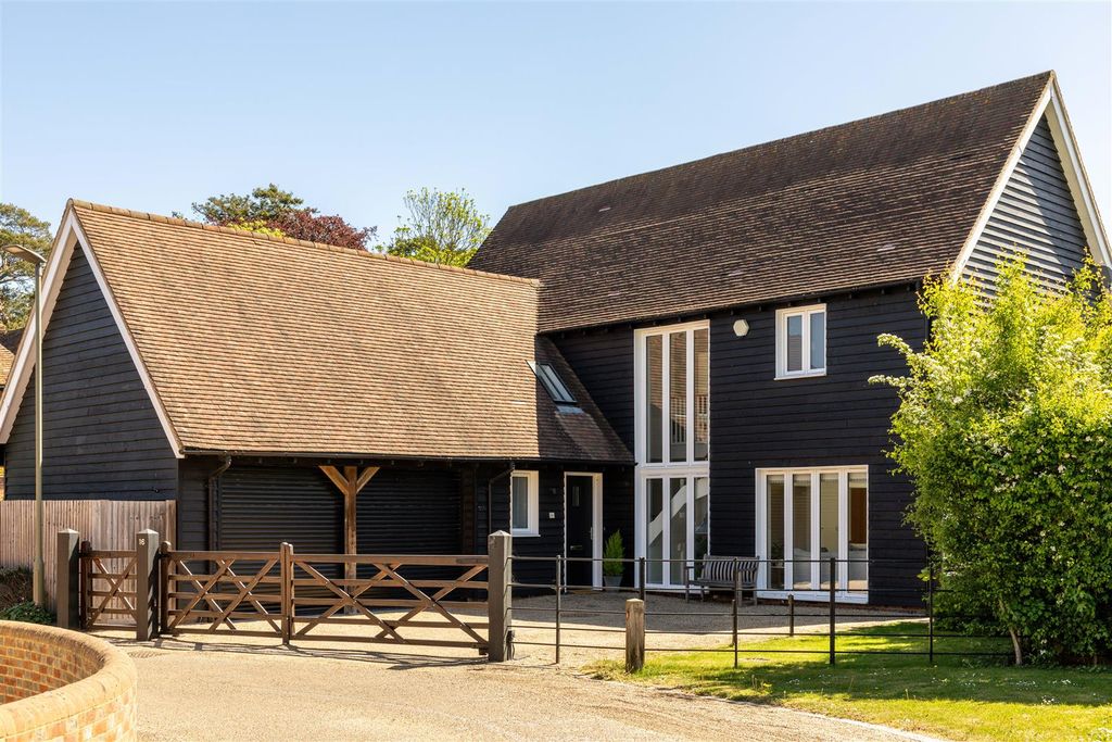 4 bed detached house for saleMalthouse Lane, Meath Green RH6