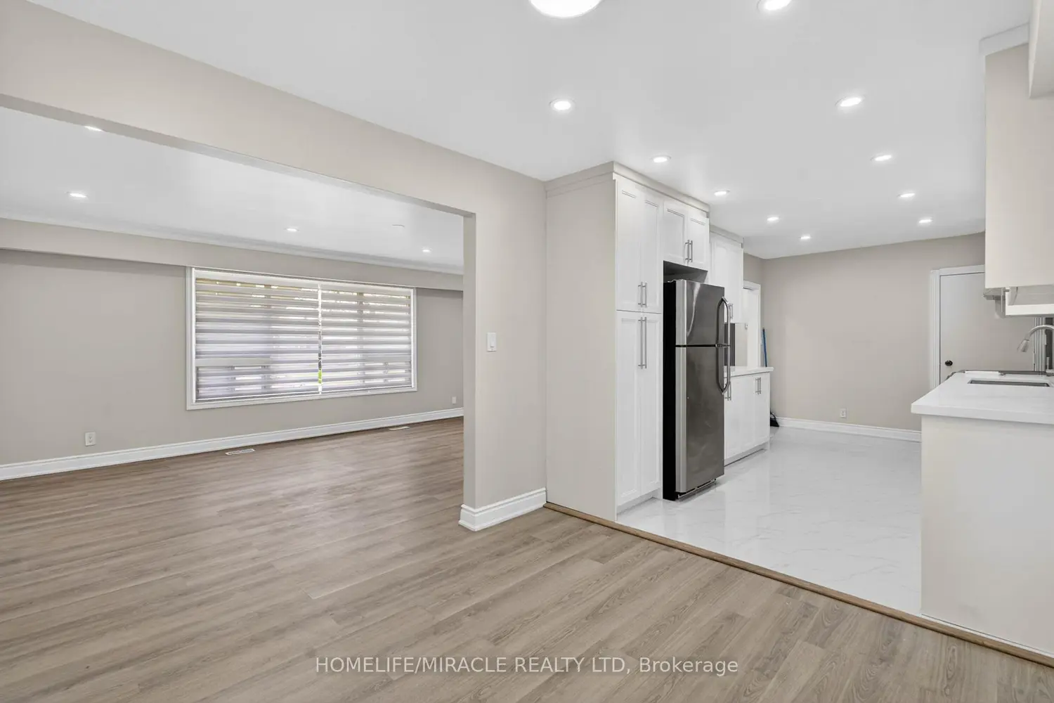53 Nicklin Crescent photo 4