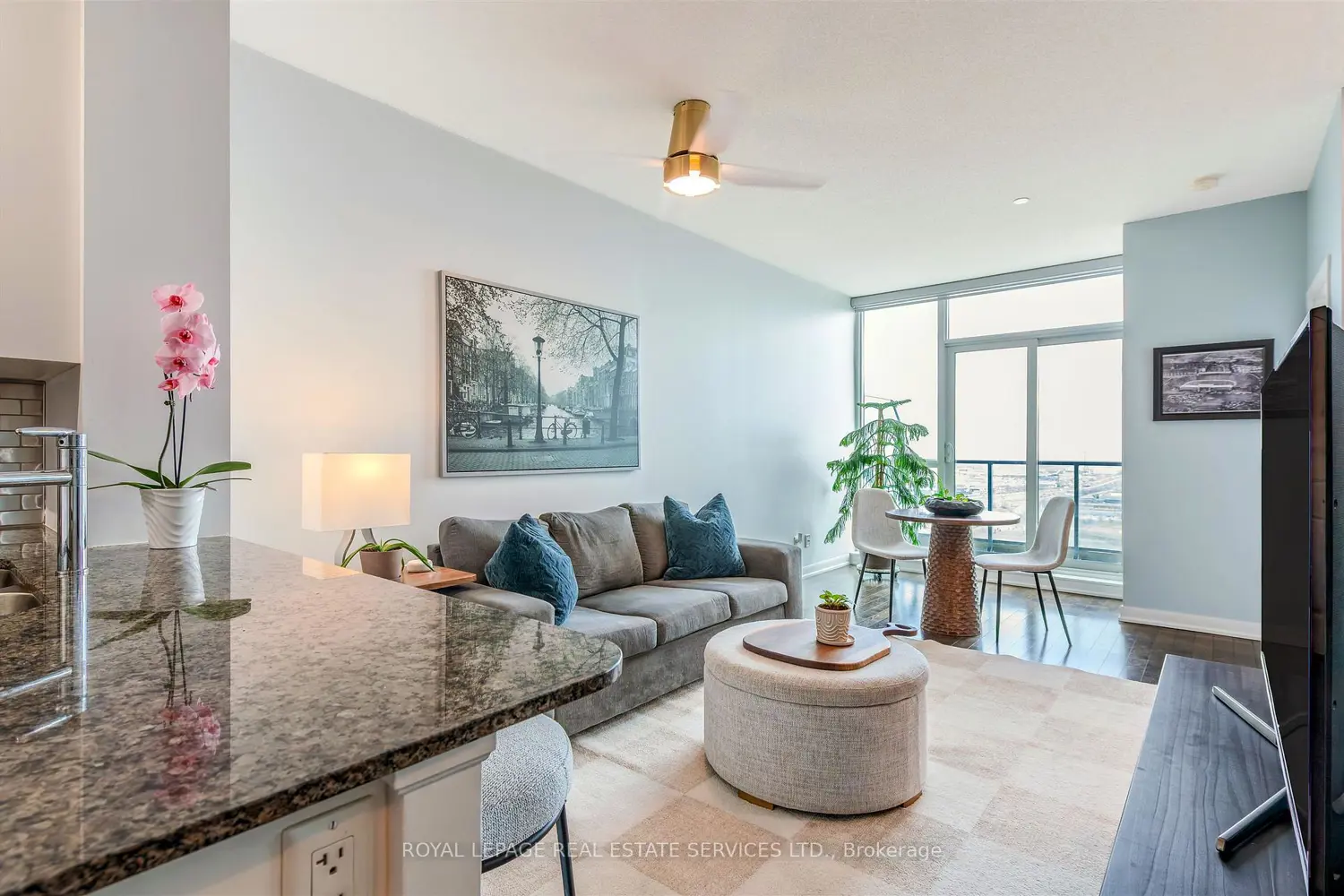 215 Sherway Gardens Road Ph101