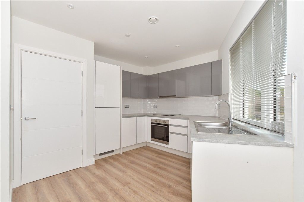 Additional image 3 of 2 bed flat for saleStation Road, Horsham, West Sussex RH13