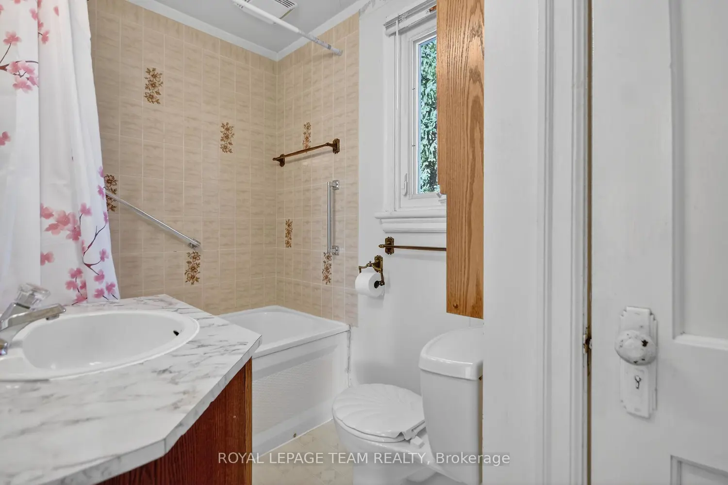 Additional image 10 of 591 Churchill Avenue