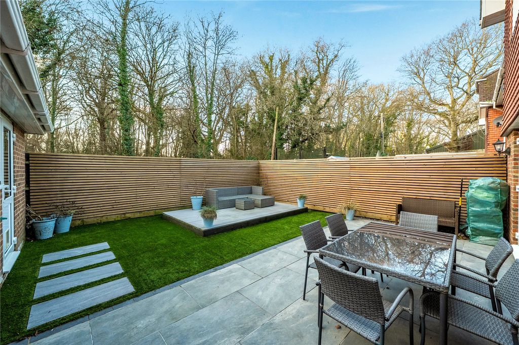 Additional image 6 of 5 bed semi-detached house for saleKingsbridge End, Hook, Hampshire RG27