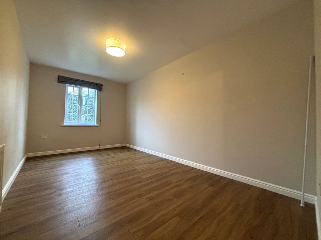 Additional image 4 of 2 bed flat for saleLondon Road, Hook, Hampshire RG27