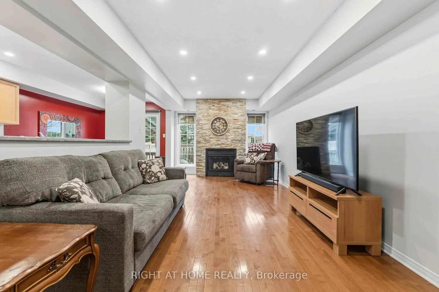 52 Fieldberry Private photo 4