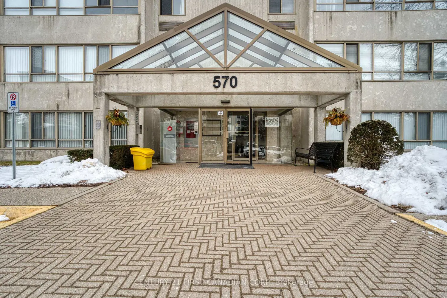 570 Proudfoot Lane 912 photo 3