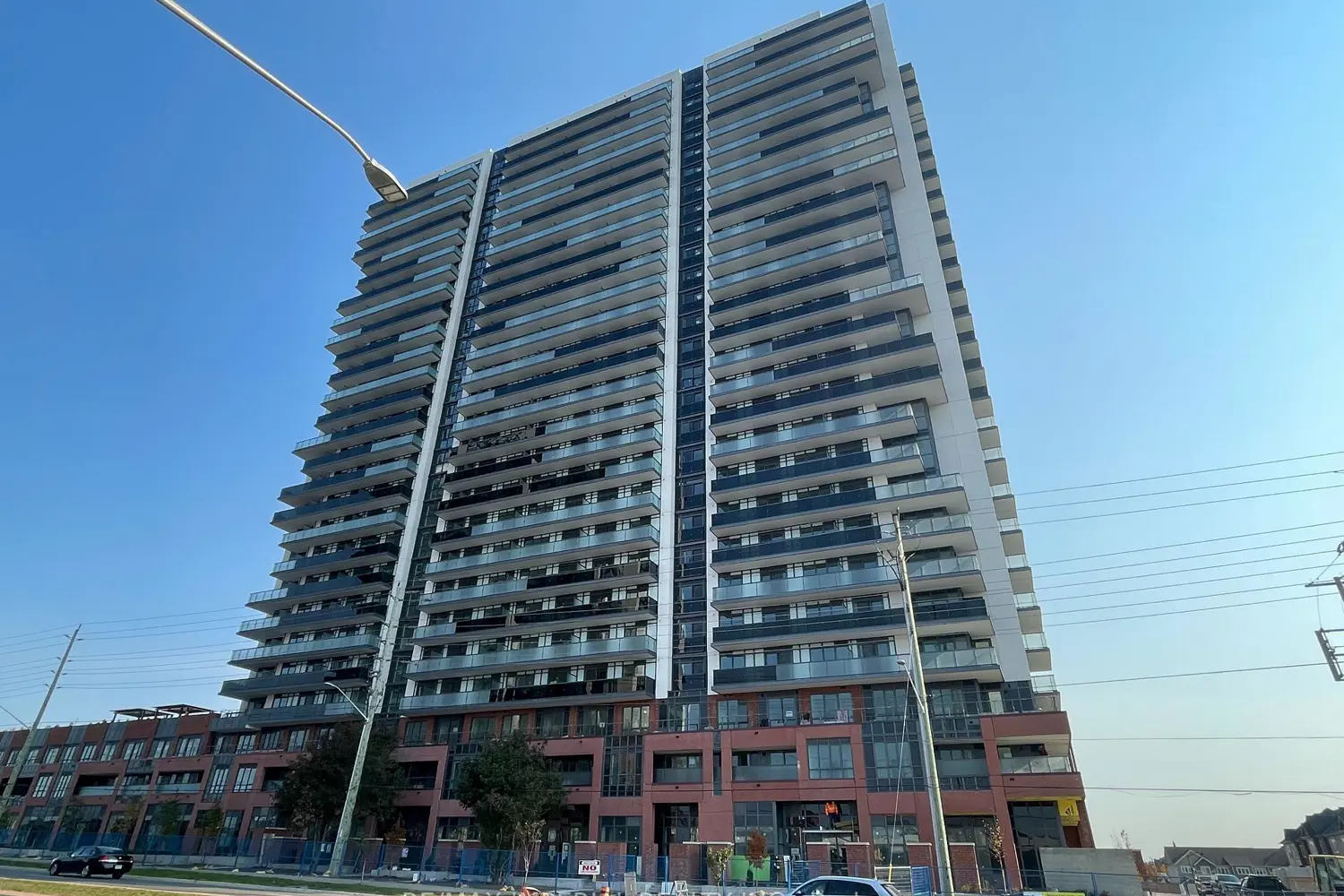 2545 Simcoe Street 808