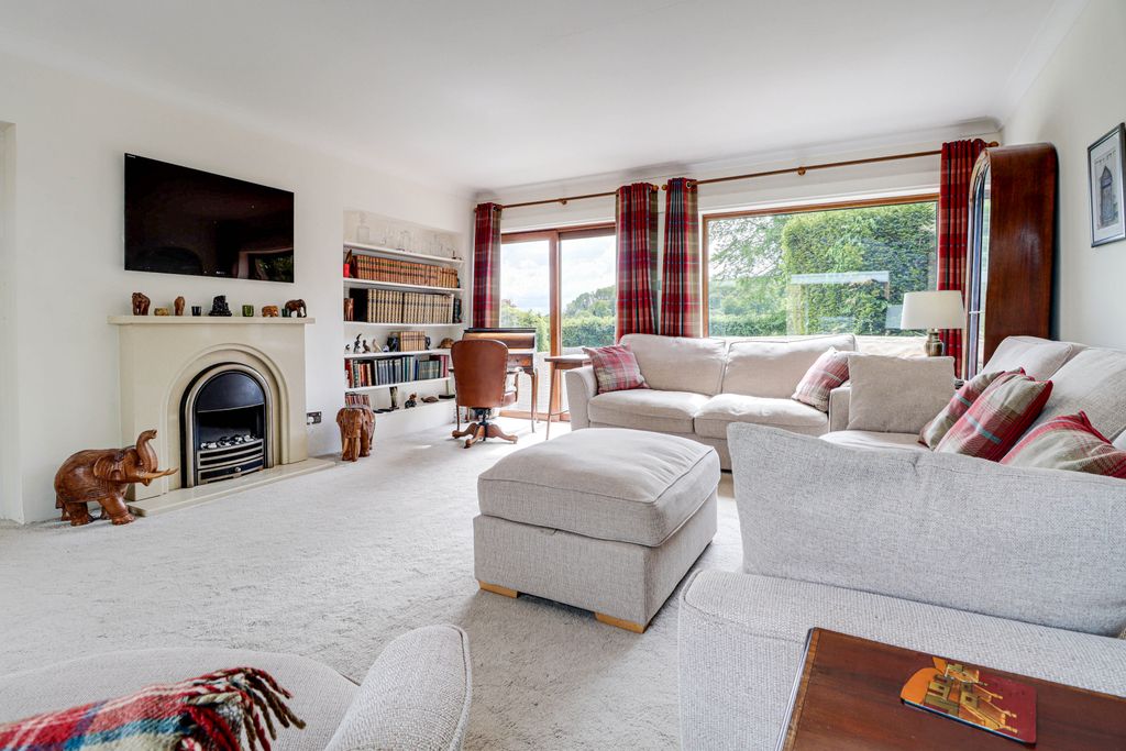 Additional image 4 of 4 bed detached house for saleHighclere Drive, Hemel Hempstead HP3