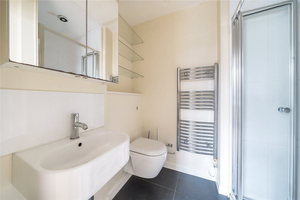 Additional image 14 of 1 bed flat for saleHaslemere, Surrey GU27