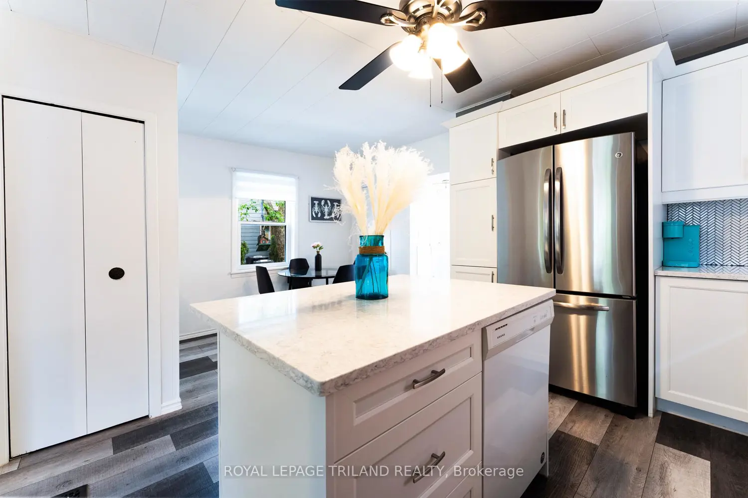 326 Smith Street photo 4