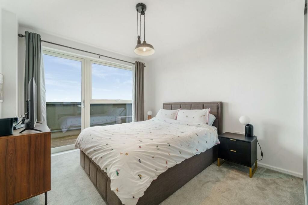 Additional image 5 of 2 bed flat for sale2 Selbourne Avenue, Hounslow TW3