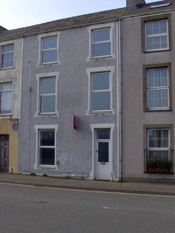 5 bed terraced house for saleStanley Crescent, Holyhead LL65