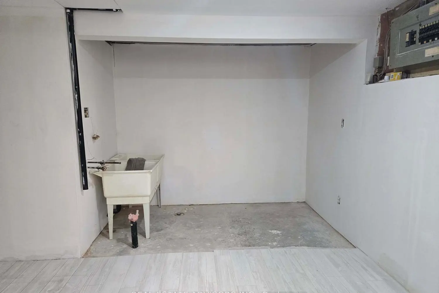 89 Euclid Avenue photo 3