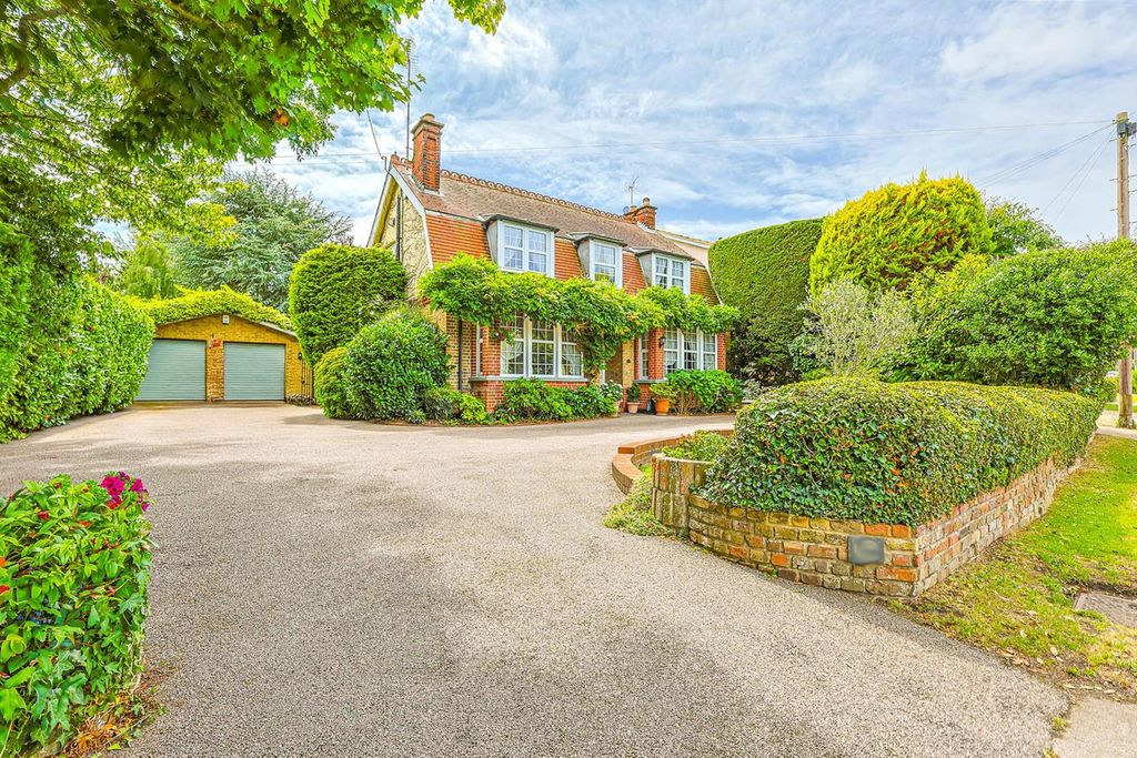5 bed detached house for saleHigh Road, Hockley SS5