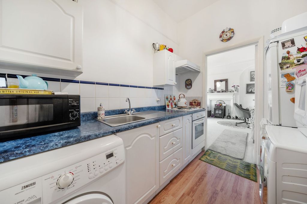Additional image 7 of 1 bed flat for saleTower Road, Hindhead GU26
