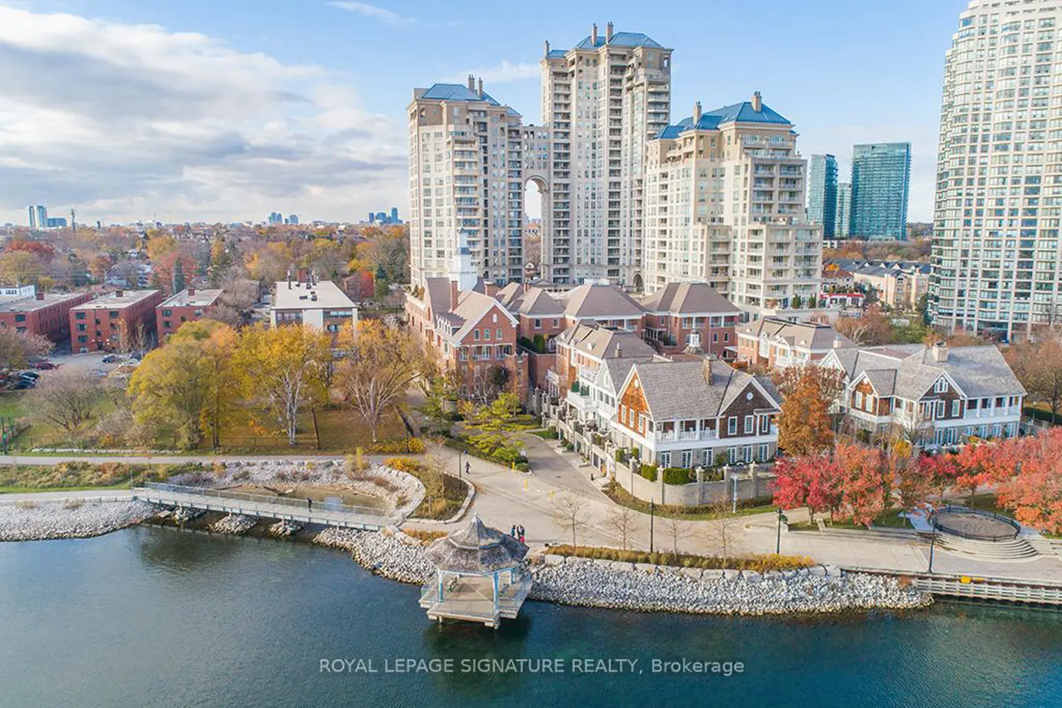 2285 Lake Shore Boulevard 703