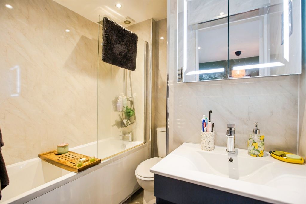 Additional image 25 of 3 bed flat for saleSkircoat Moor Road, Halifax HX3
