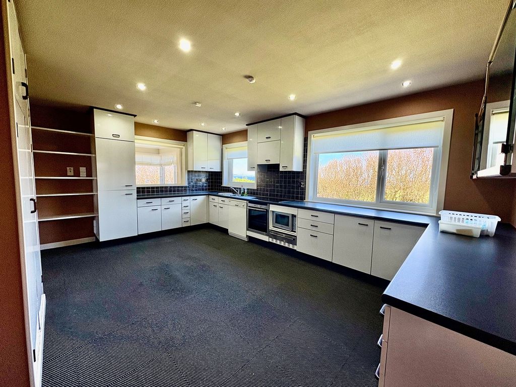 Additional image 4 of 3 bed detached bungalow for saleMey, Thurso, Highland. KW14