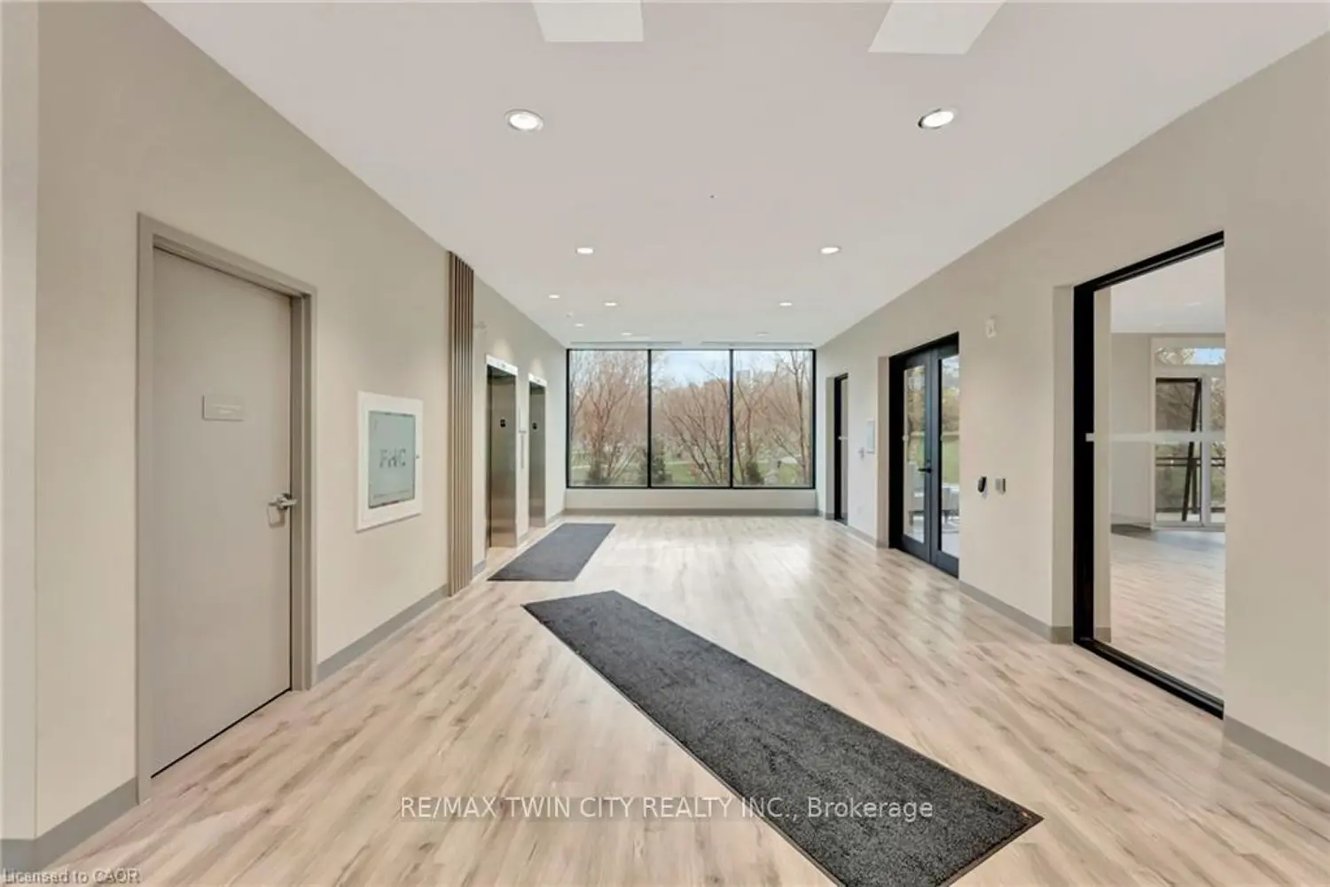 107 Roger Street 516 photo 3