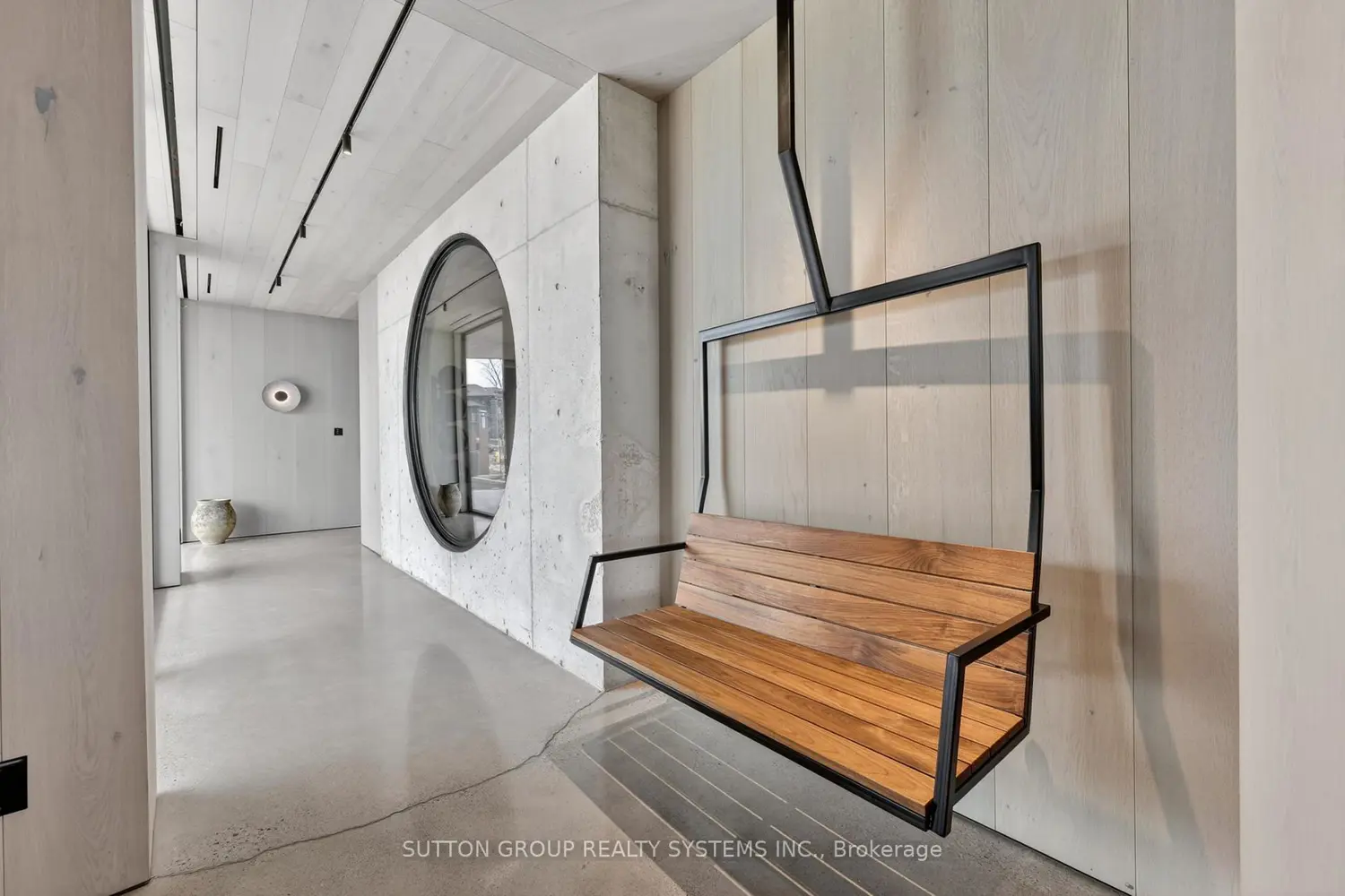 120 Sebastian Street photo 2