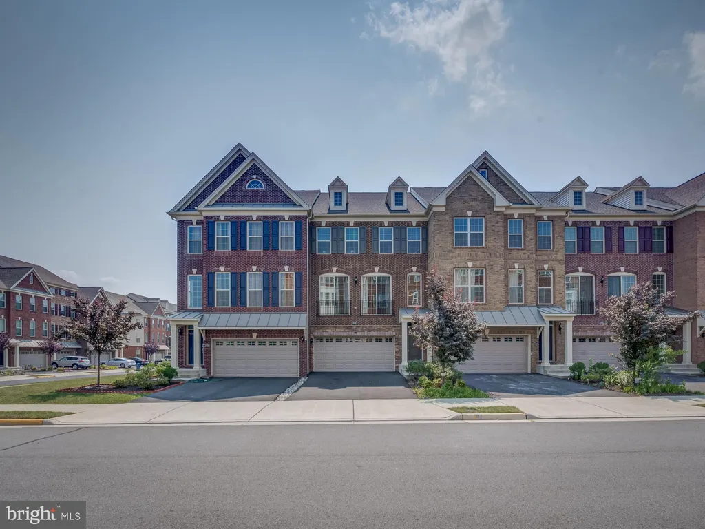 23480 Logans Ridge Terrace, Ashburn, VA 20148 photo 2