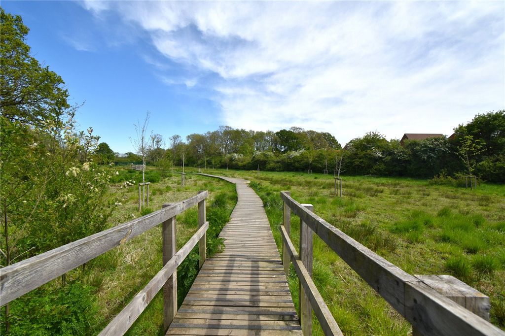 Additional image 6 of 4 bed detached house for saleViney Close, Hook, Hampshire RG27