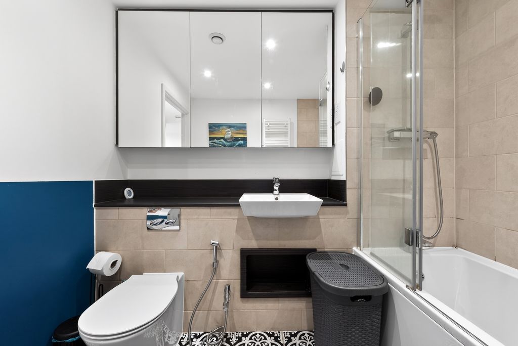 Additional image 17 of 3 bed flat for saleAlexandra Road, Hounslow TW3