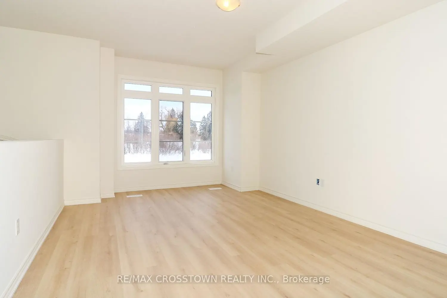 1227 Corm Street (Unit 6) photo 4