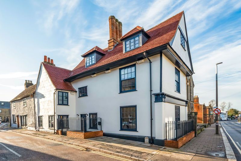 4 bed semi-detached house for saleCowbridge, Hertford SG14
