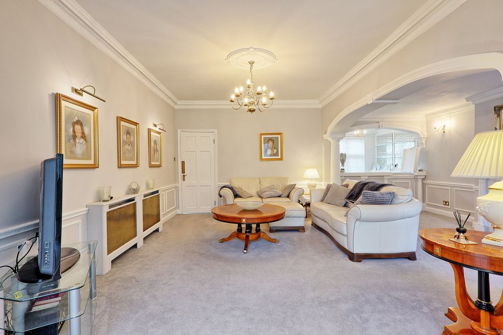 Additional image 28 of 6 bed detached house for saleErnest Road, Emerson Park RM11