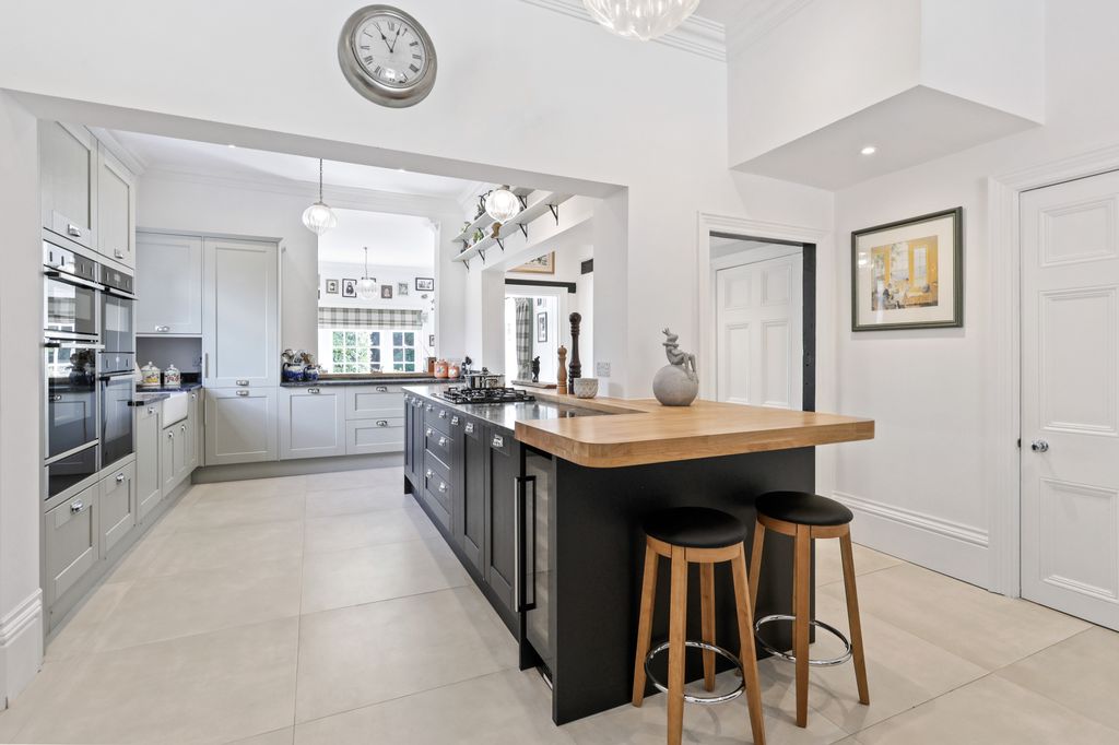 Additional image 2 of 5 bed property for saleOld Bedhampton, Hampshire PO9